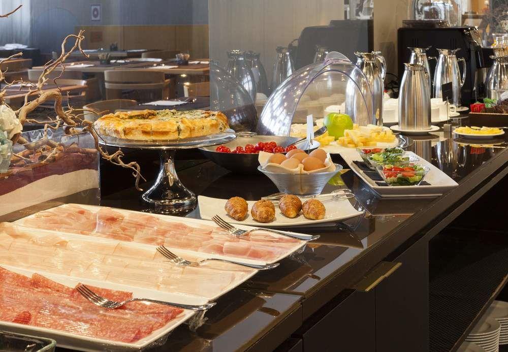 Ac Hotel Torino By Marriott Bagian luar foto