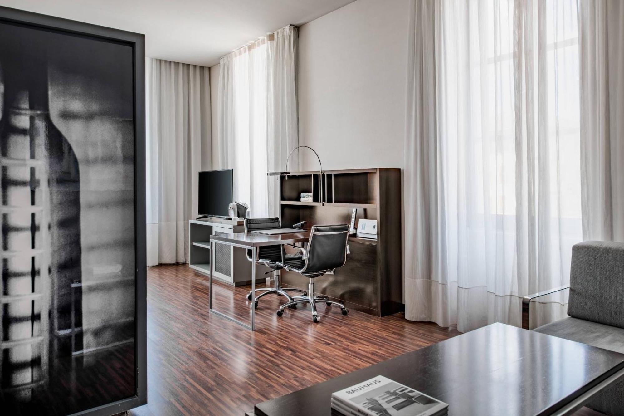 Ac Hotel Torino By Marriott Bagian luar foto