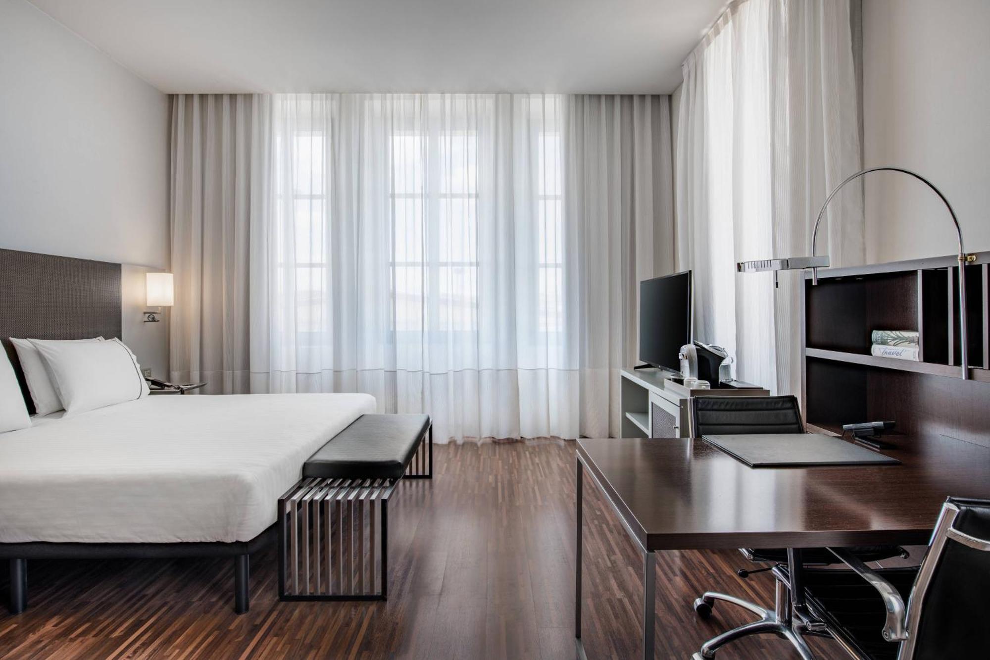 Ac Hotel Torino By Marriott Bagian luar foto